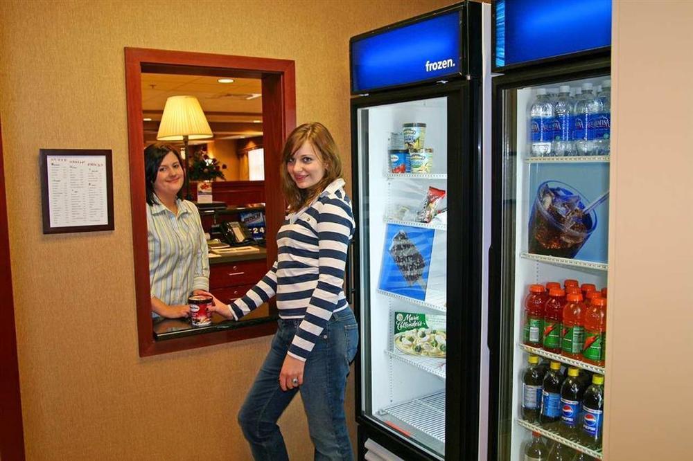 Hampton Inn Hays-North Of I-70 Szoba fotó