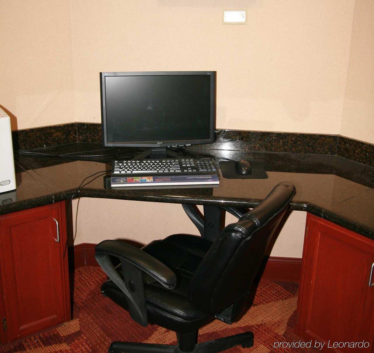 Hampton Inn Hays-North Of I-70 Kültér fotó