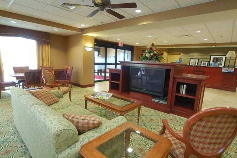 Hampton Inn Hays-North Of I-70 Beltér fotó